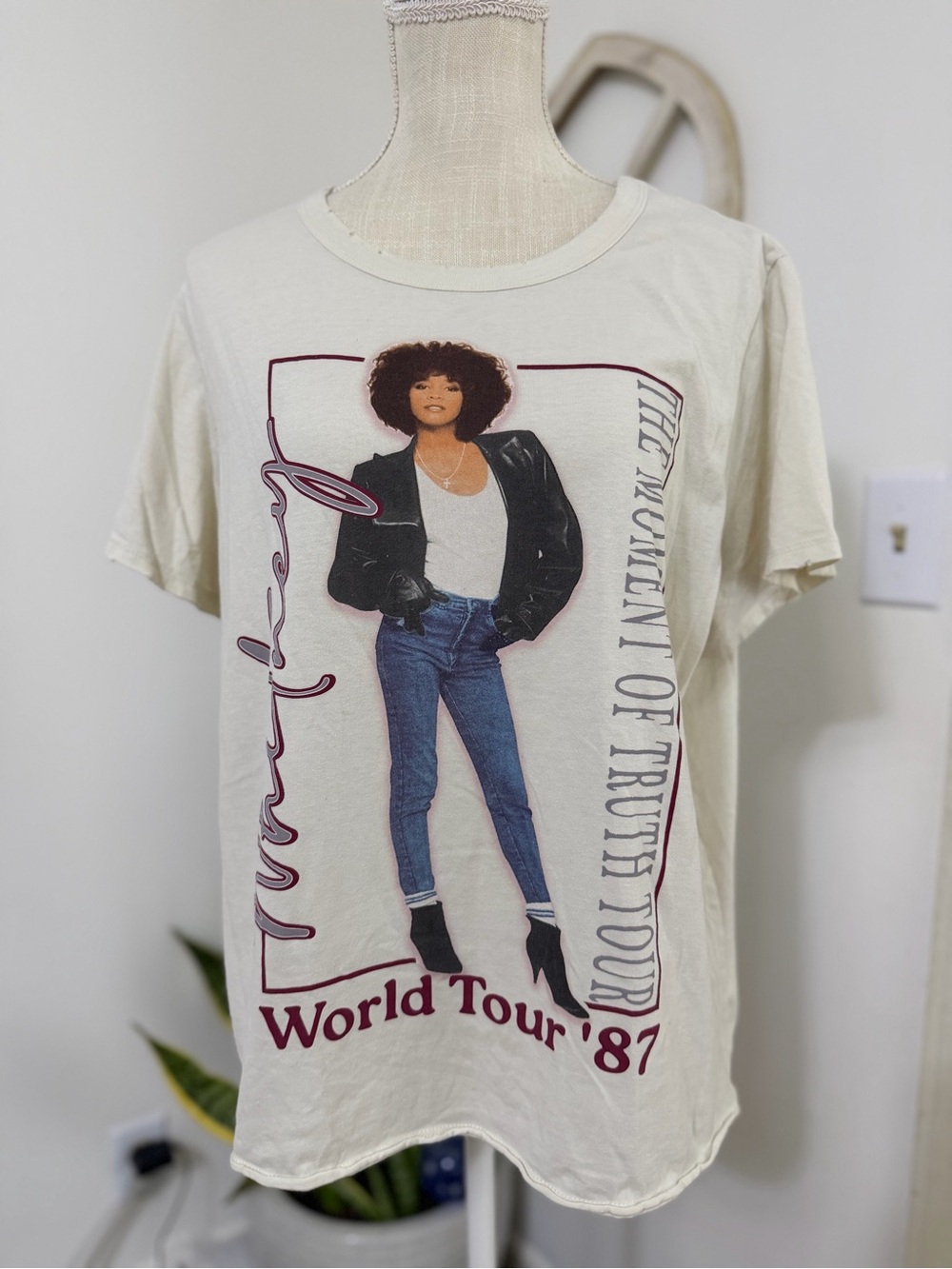 Whitney Houston 1987 World Tour Distressed T-Shirt Women’s XXL
